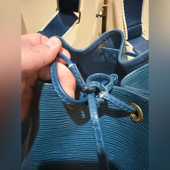 Louis Vuitton Epi Blue Bucket Bag GM - Please Read For Condition - Picture 2 of 16